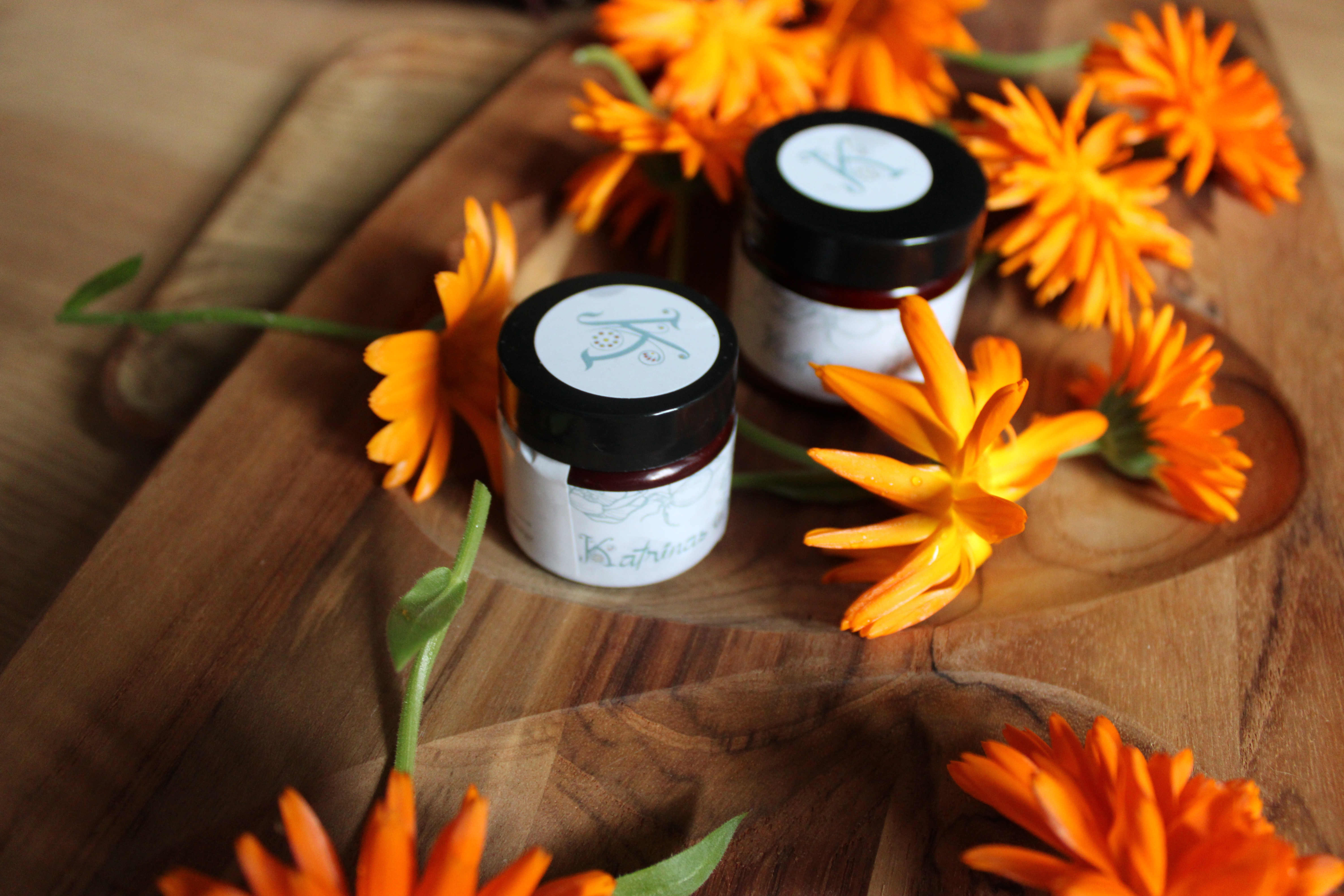 Naturens hemmeligheter: Velvære og hudpleie med urter fra hagen